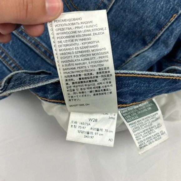 Levi’s Women’s 28 Wedgie Button Fly Distressed Medium Wash Jean - Picture 7 of 14